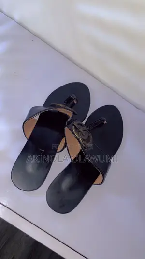 Gucci Slip-On Slippers - Women's Size 37