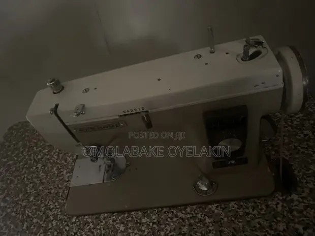Vintage New Home Straight Zigzag Sewing Machine - 1