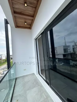 Babban Studio Apartment don Hayarwa a Ikota Villa