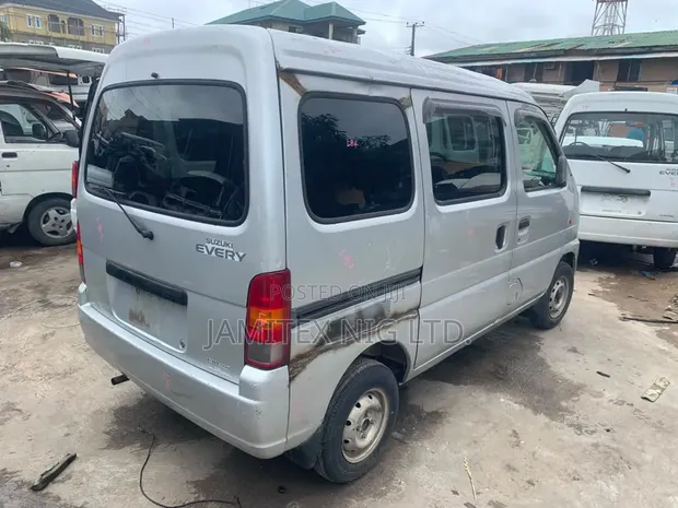 2005 Suzuki APV Minibus - Silver - 1