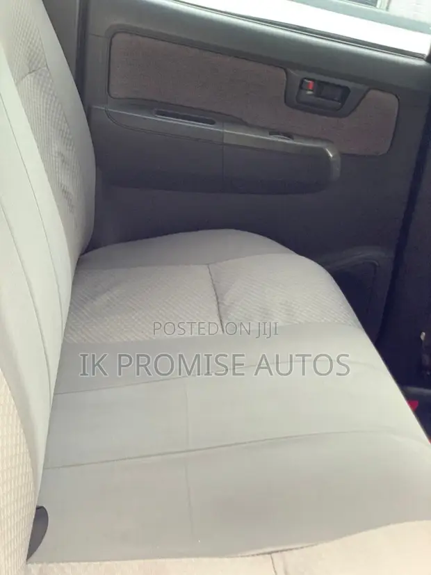 Toyota Hilux 2015 White - 1