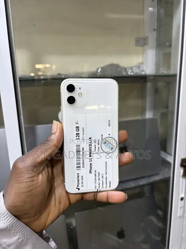 Apple iPhone 11 128GB White (UK Used) - 1