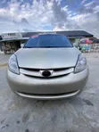 Toyota Sienna 2008 Silver - 2