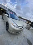 Toyota Sienna 2008 Silver - 3