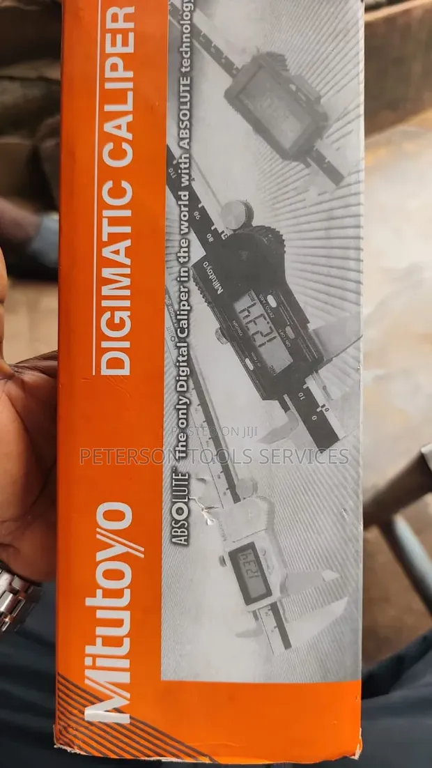 Digital Mitutoyo Caliper (200mm) - 1