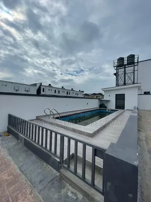 3 Bedroom Terrace Duplex don siyarwa a Abraham Adesanya, Ajah
