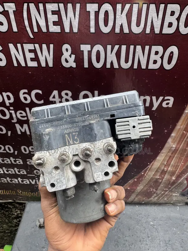 Toyota Highlander 2011-2013 ABS Module Pump - 1