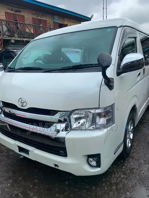 Toyota HiAce 2010 Bus