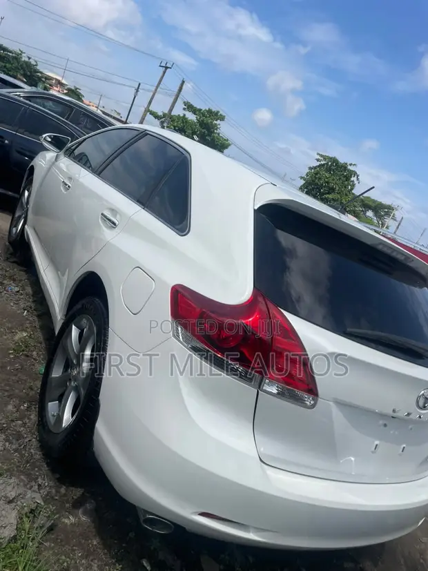 Toyota Venza LE 2015 Fari - 1