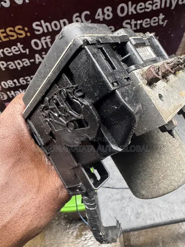 Toyota Venza 2013 ABS Pump Controller - 1
