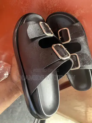 Pam Slippers - Dukkanin Fata Mai Tsabta, Baƙar Kyau