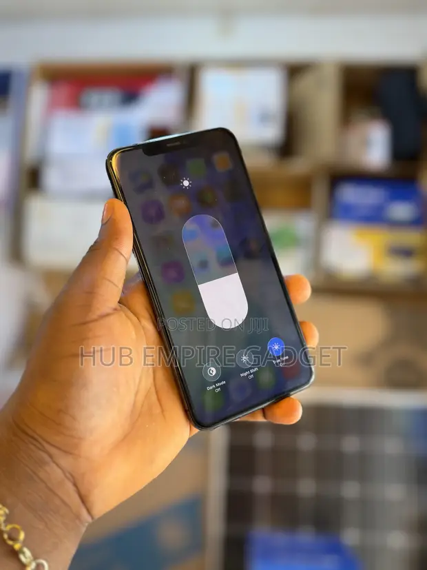 Apple iPhone 11 Pro Max 64GB Black (Chip Unlock) - 1