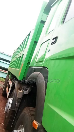 Howo 2015 Dump Truck - Green