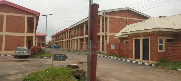 Siyasa, Wurin Ajiya da Bandaki Don Siyarwa a Dei-Dei - 1