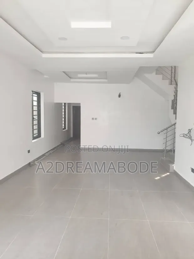 7-Bedroom Luxury Duplex with BQ & Pool in Magodo GRA Phase 2 - 1