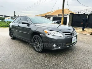 Toyota Camry XLE 2010 Gray