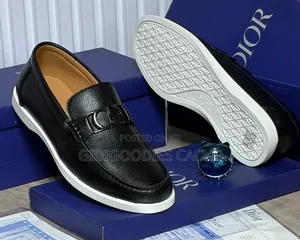 Men's Black Grained Leather Buckle Loafers