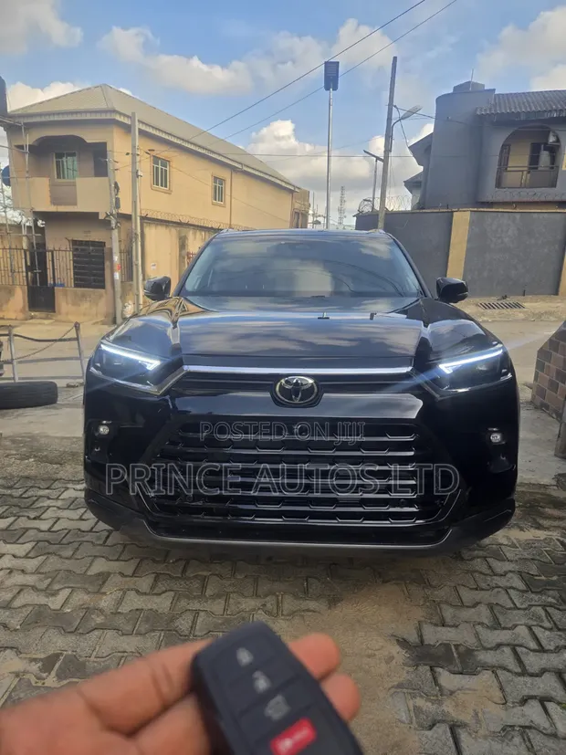 2025 Toyota Grand Highlander Platinum Black - 1