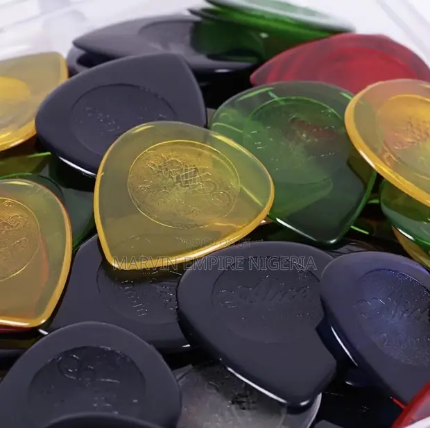 5pcs Professional Guitar Picks (1-3mm) - Acoustic/Electric - 1