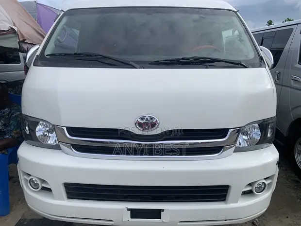 Toyota HiAce 2014 Fari - 1