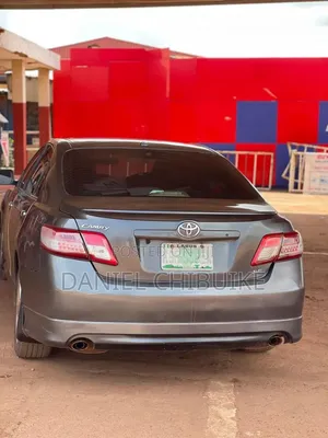 Toyota Camry SE 2011