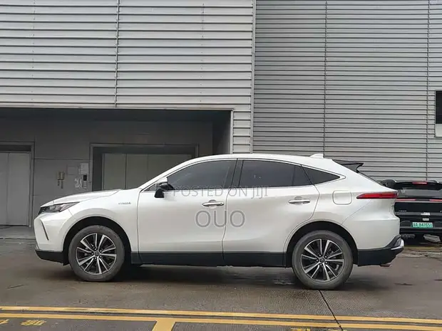 Toyota Harrier 2023 White - 1