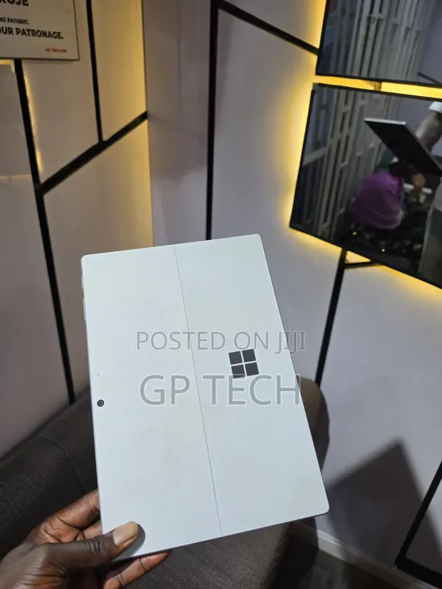 Microsoft Surface Pro 7+ Laptop (Used) - 1