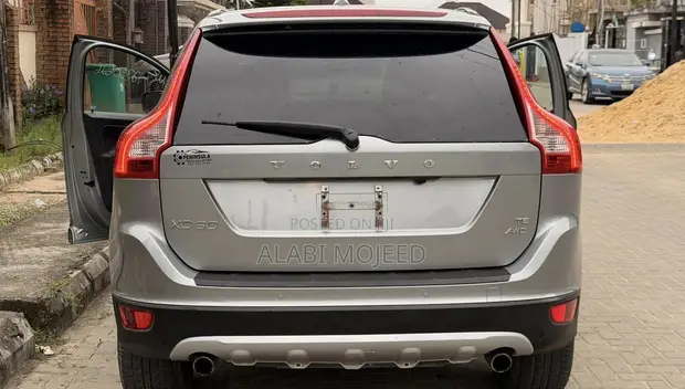 2010 Volvo XC60 3.2 AWD Silver - 1