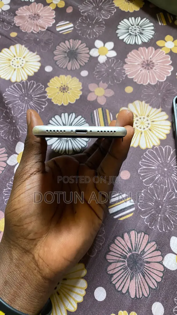 Apple iPhone SE (2022) 128GB Fari - 1