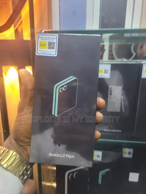 New Samsung Galaxy Z Flip6 512GB Green - 1
