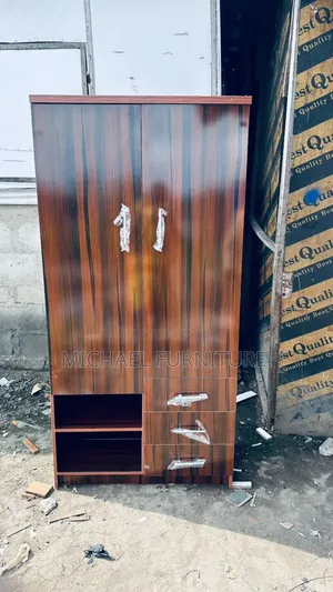 Neatly Executed 3ft x 6ft Wardrobe