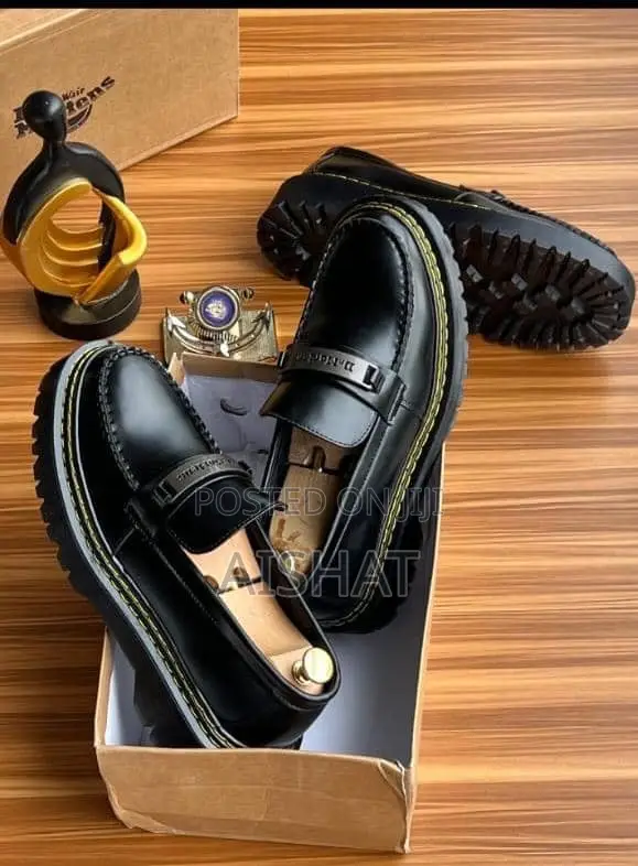 Louis Vuitton Classic Loafers - Size 44 - 1