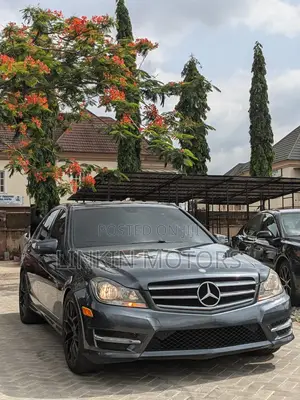 2014 Mercedes-Benz C300 Luxury 4Matic Sedan