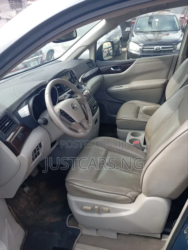 Nissan Quest 2012 Grey - 1