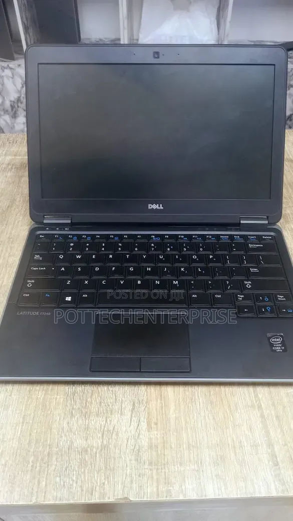 Dell Latitude E7240 Laptop - Intel Core i7, 8GB RAM, 256GB SSD - 1