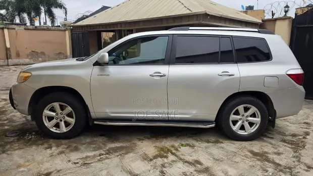Toyota Highlander 2009 Silver - 1