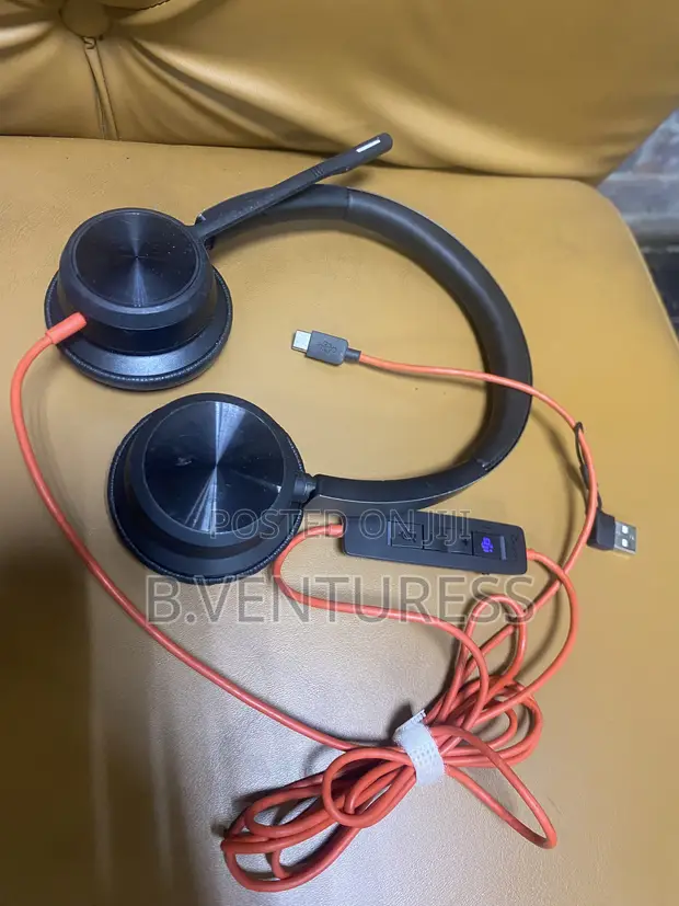 Poly Blackwire 8225 Dual-Ear Headset - 1