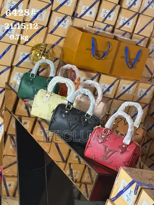 Luxury Chanel Women's Shoulder Bag