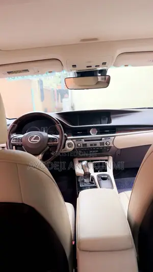 2017 Lexus ES 350 FWD Beige