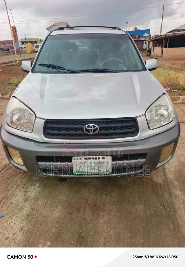 Toyota RAV4 1.8 SUV 2004 Silver - 1