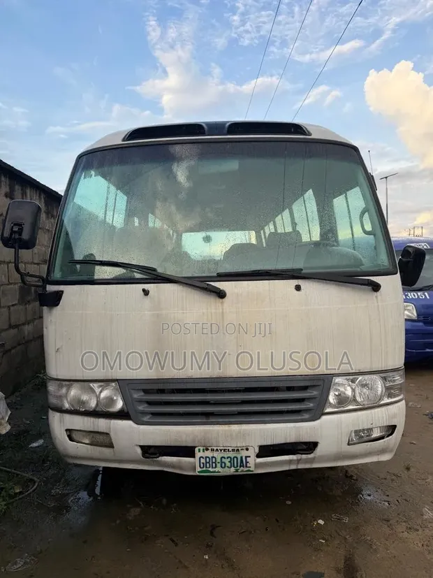 Toyota Coaster 2012 Fari - 1