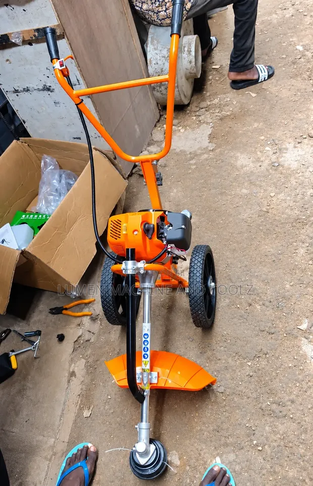4-Stroke Wheel Brush Cutter - Mai Yanke Rumput Mai Amfani Da Fetur - 1