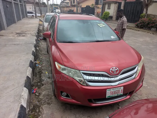 Toyota Venza LE AWD 2013 Red - 1