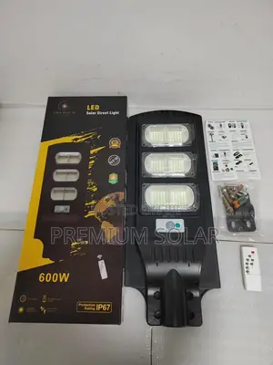 600W All-in-One Solar Street Light