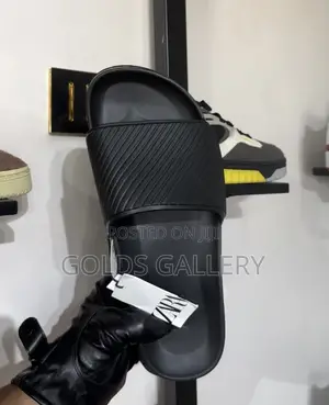 Zara Pool Slides - Black