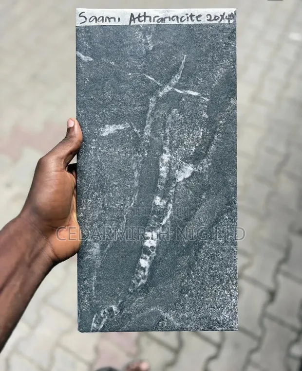 Tushen Bango & Falali na Waje (20x40cm Matt) - 1