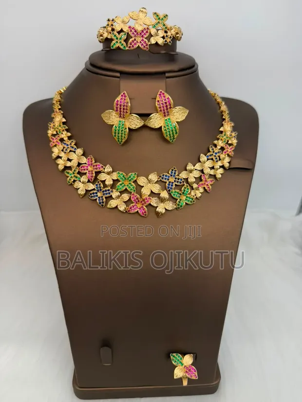 High Quality Zirconia 4-Piece Jewelry Set - 1