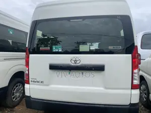 Toyota HiAce 2021 White