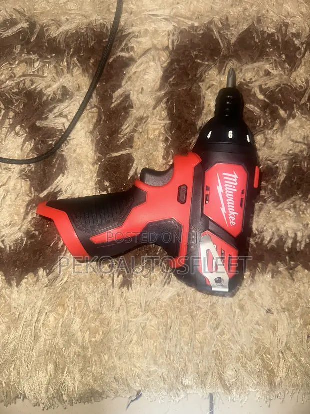 Milwaukee 2401-20 M12 Cordless Screwdriver - 1