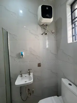 1 Bedroom Shared Apartment in Ikate Lekki